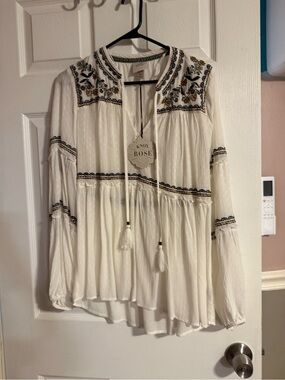 Knox Rose White Embroidered Peasant Tunic